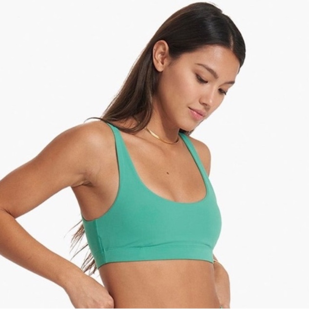 Vuori Daily Bra in Bergamot